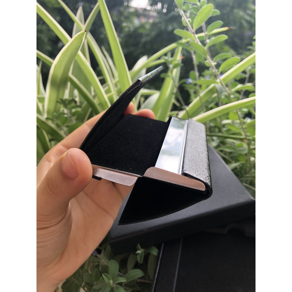 Hộp đựng card visit nhỏ gọn tiện lợi cho nhân viên ngân hàng, nhân viên văn phòng