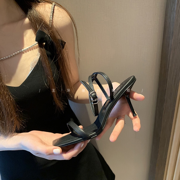 Sandal cao gót nữ dây mảnh hở gót mũi vuông đế nhọn 7 phân