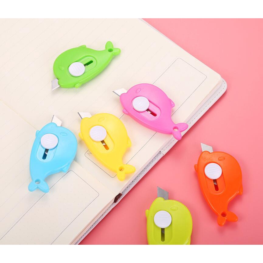 Dao rọc giấy mini hình cá heo/cá voi hoạt hình màu sắc ngẫu nhiên