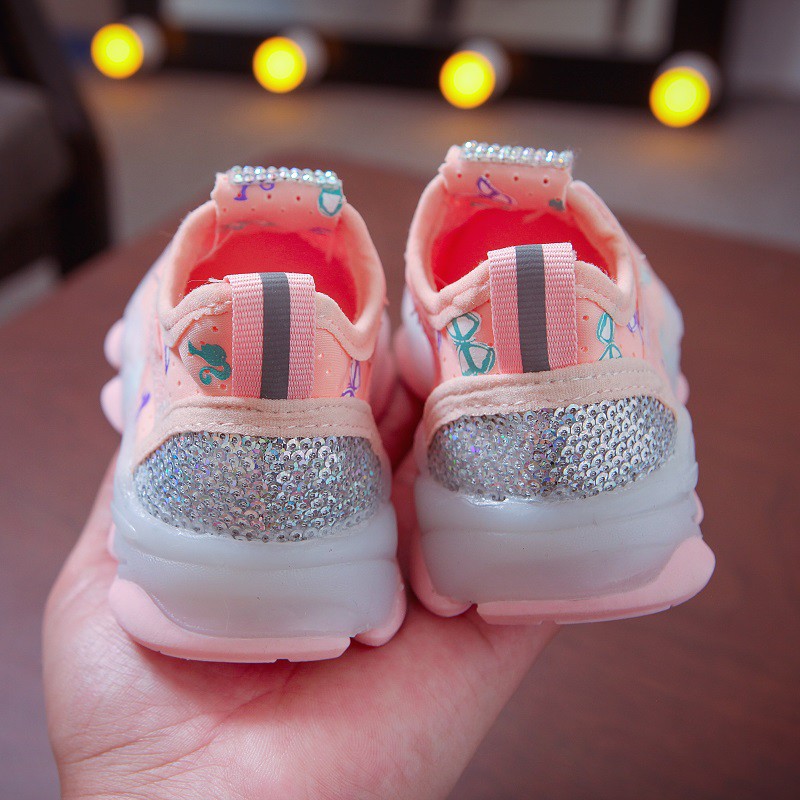 Giày sneaker đế mềm chống trượt cho bé tập đi