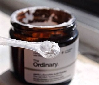Bột Vitamin C của The ordinary