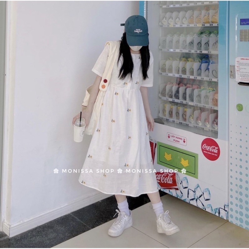 Váy babydoll hoa cúc nền trắng chất xốp