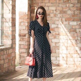 Đầm chấm bi xòe cổ V vitage