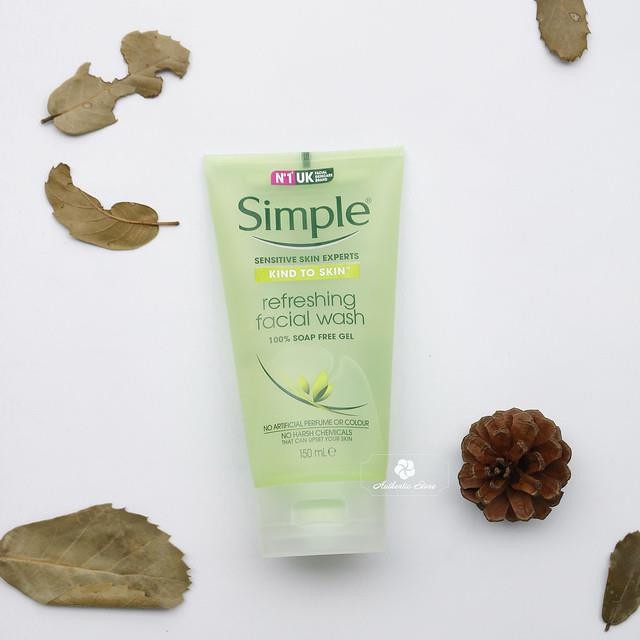 Sữa rửa mặt Simple kind to skin refreshing facial wash gel