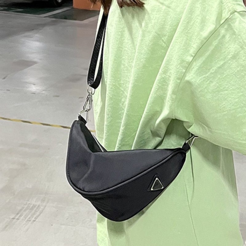 Túi Đeo Chéo Tam Giác Bằng Nylon Thời Trang Hàn Quốc Cho Nữ