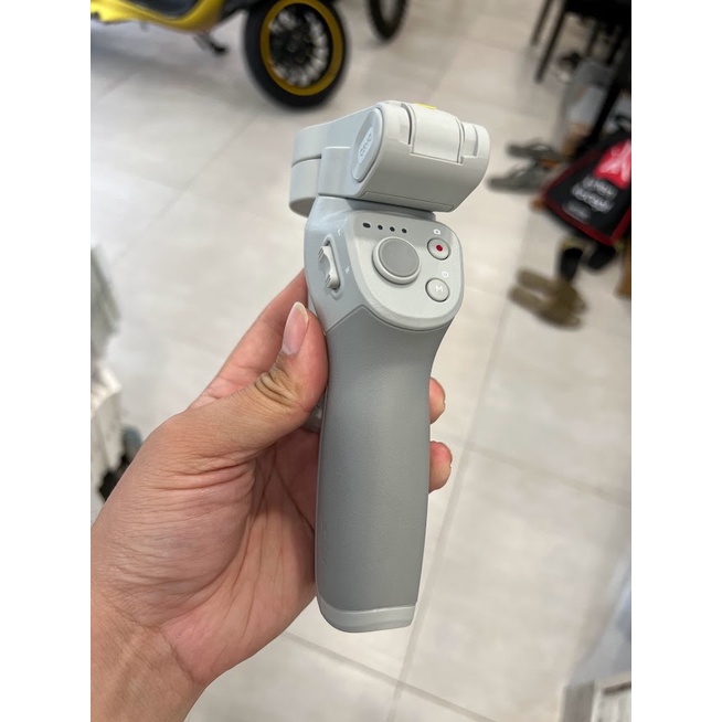 Tay cầm gimbal DJI Osmo Mobile 4 chính hãng đã sử dụng | BigBuy360 - bigbuy360.vn