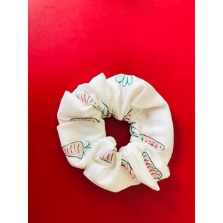 Scrunchies buộc tóc xinh xắn
