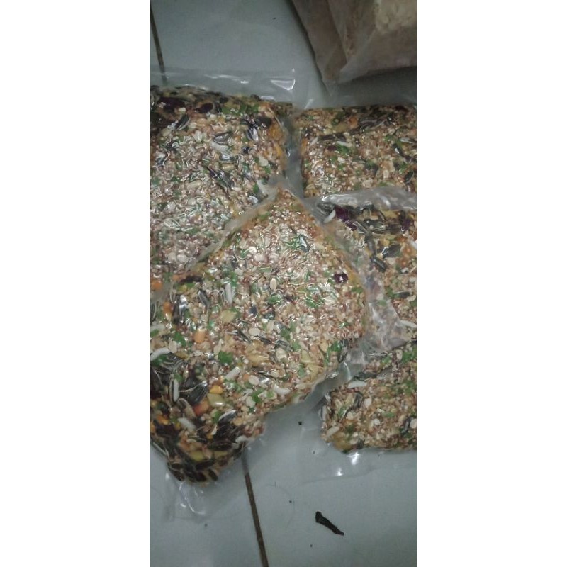 Thức ăn cơ bản cho chuột hamster