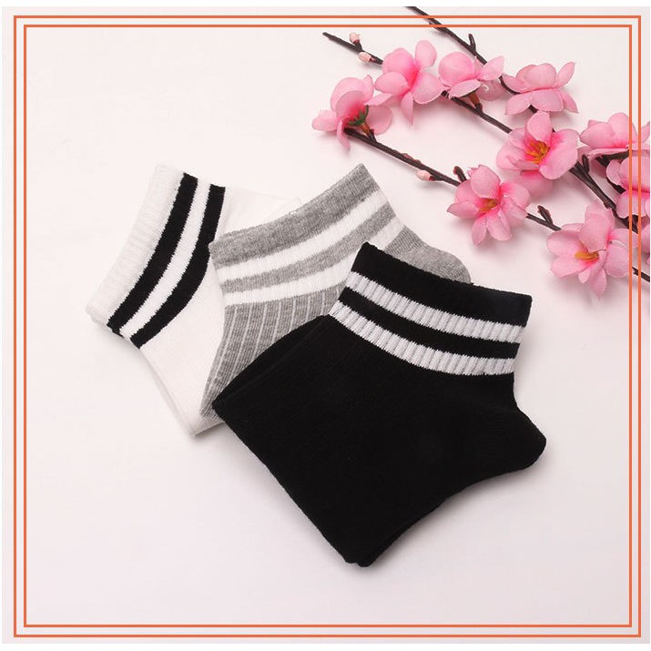 Tất vớ Hàn Quốc nam nữ, cotton đanh mịn cao cấp, cổ ngắn Đen kẻ sooc trắng phong cách trẻ trung cá tính.