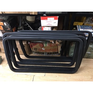 Khung kính cửa lùa Suzuki Carry