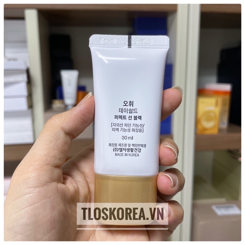 Chống Nắng Nâng Tông/Mềm Mịn/ Không Rít 50ml 30ml Ohui Day Shield Perfect Sun Black Spf50+/Pa++++ Tuýp 30Ml/50Ml