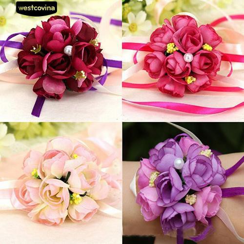 Vòng hoa đeo tay đám cưới cho phù dâu