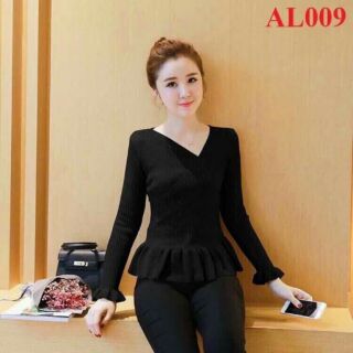 Áo thun tay dài cổ tim xéo