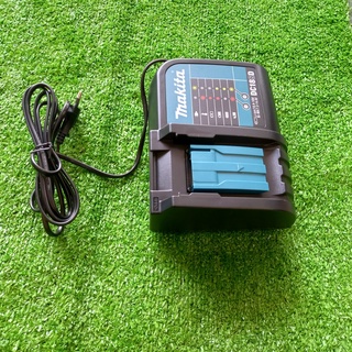 Đế sạc pin chậm Makita DC18SD 18V