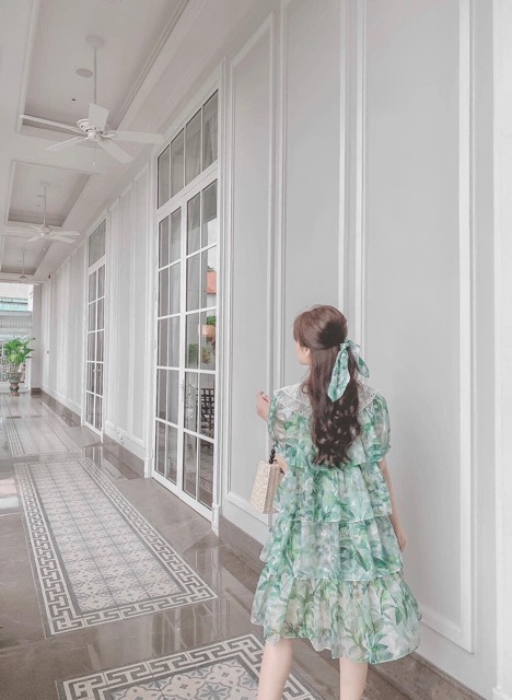 Váy tơ hoa xếp tầng phối cổ ren tơ 2 lớp dáng suông - đầm thiết kế nữ | BigBuy360 - bigbuy360.vn