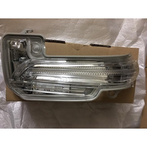 Đèn xi nhan gương toyota Innova 2016-2020
