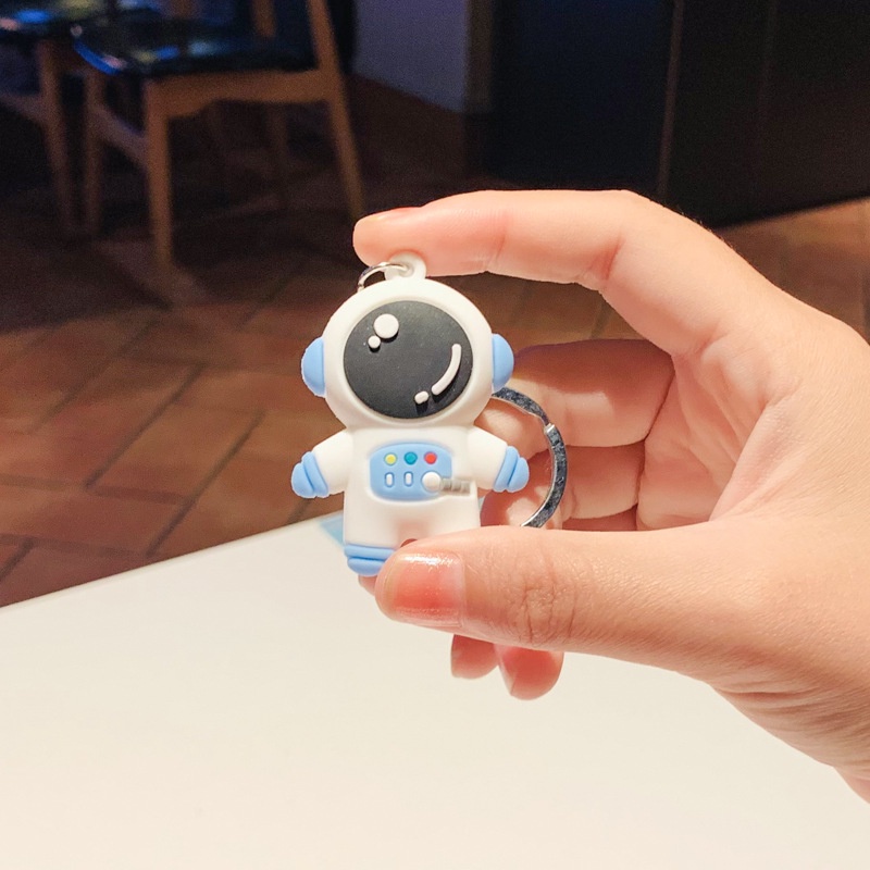 Móc khóa hình phi hành gia hoạt hình sáng tạo làm bằng silicon
