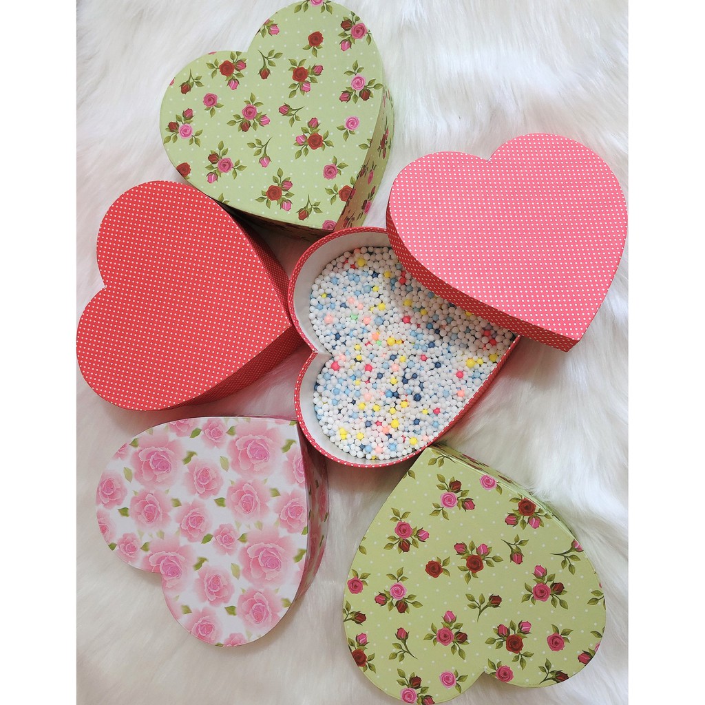 SET HỘP QUÀ HÌNH TRÁI TIM SIZE VỪA KÈM HẠT XỐP NHIỀU MÀU