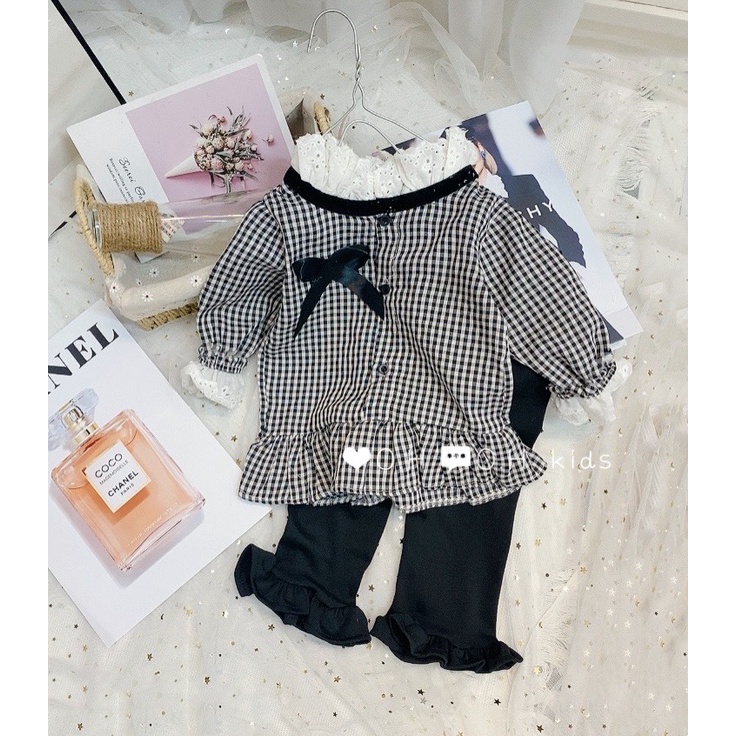 Bộ quần áo sơ mi cổ bèo cho bé gái K079