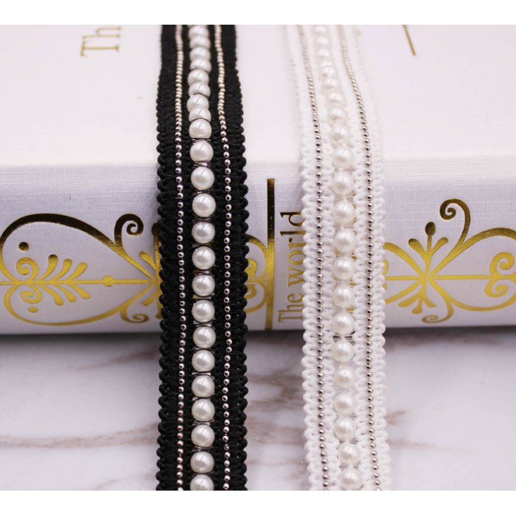 Dây ren đính ngọc trai phong cách thời trang tinh tế
