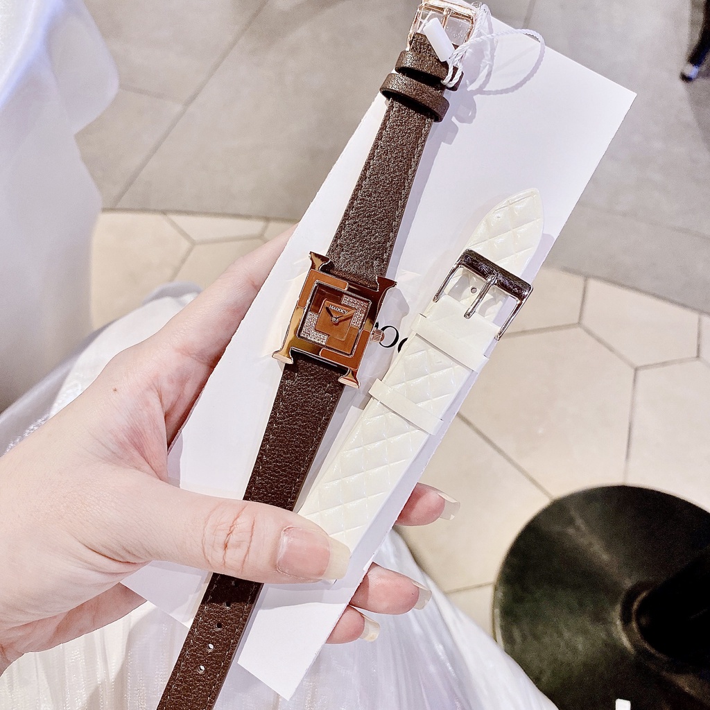 Set Đồng Hồ Nữ Madocy Chính Hãng Màu Nâu Kèm Dây Da Trắng