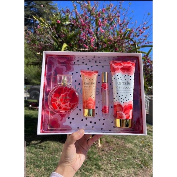SET NƯỚC HOA KENSIE BLOOM US