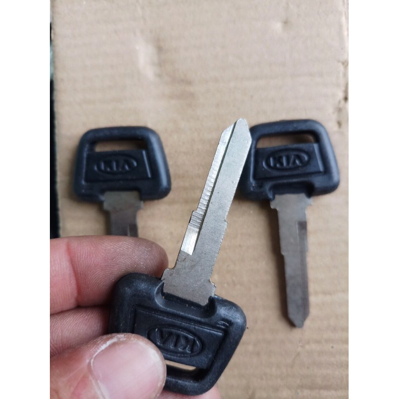 Phôi chìa khoá xe Ô.tô KIA ( rảnh trái , combo 3 chìa )