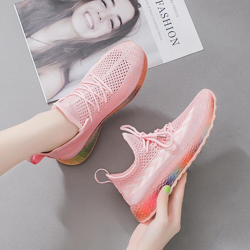 Giày sneaker nữ hồng cánh sen mặt đế màu cầu vòng