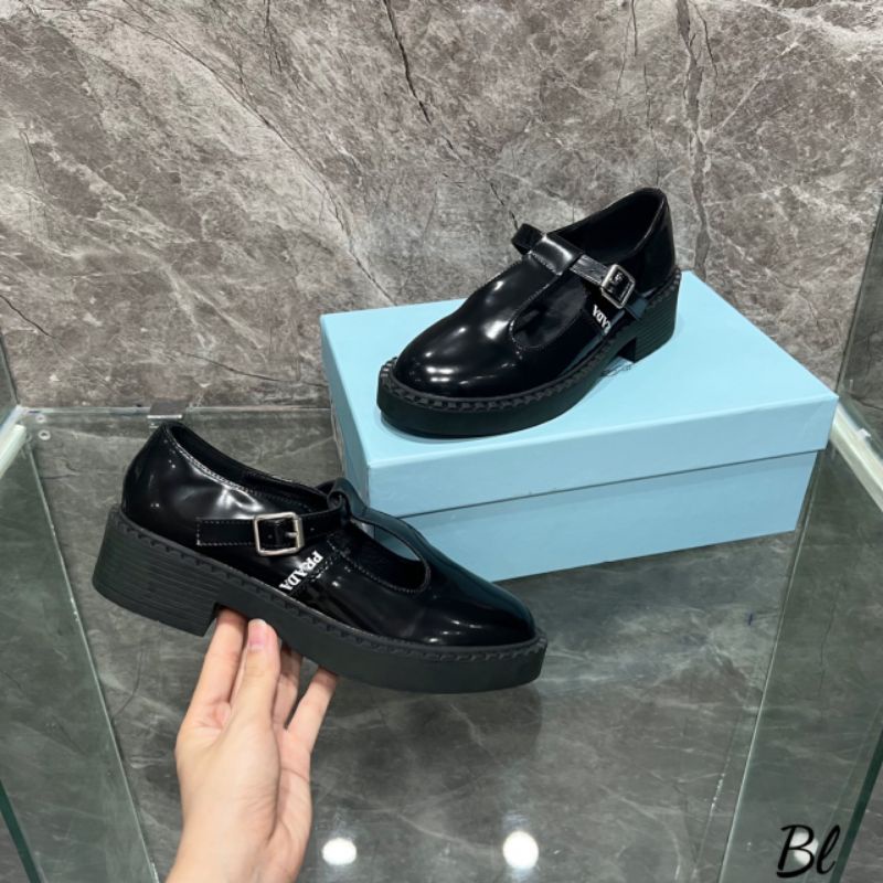 Lo Giày Mọi Prada Da Bóng Nhẹ Mềm Êm Fullbox Bill Túi Cao Cấp