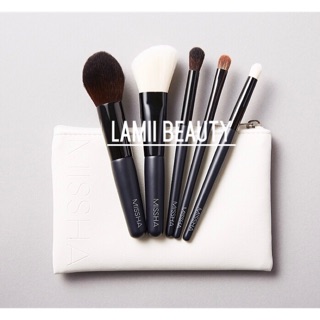 Bộ cọ trang điểm 5 món Missha Artistool To Go Kit