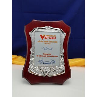 Bằng khen vinh danh