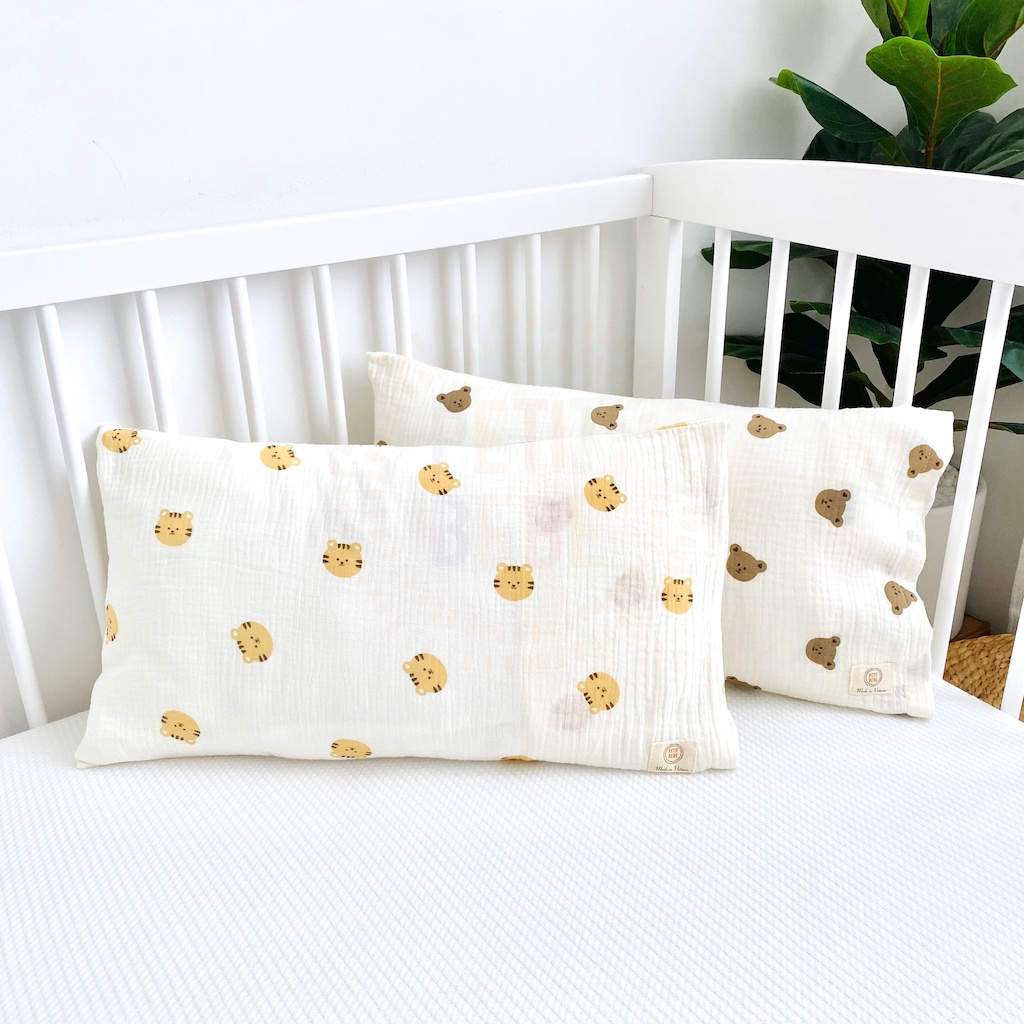Gối nằm cho bé Petit Bebe cho bé mẫu giáo tiểu học 30x50cm chất liệu muslin thoáng khí