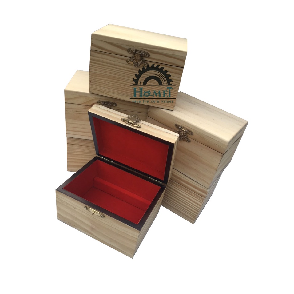 HỘP ĐỰNG QUÀ BẰNG GỖ THÔNG - LÓT NHUNG  ĐỎ BÊN TRONG HỘP