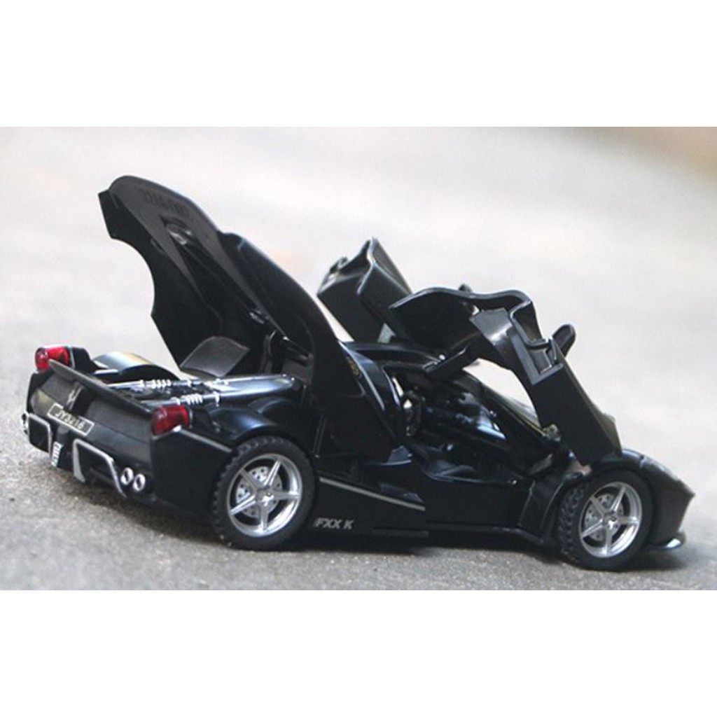Mô hình xe ô tô kim toại Ferrari FXXK tỷ lệ 1:32