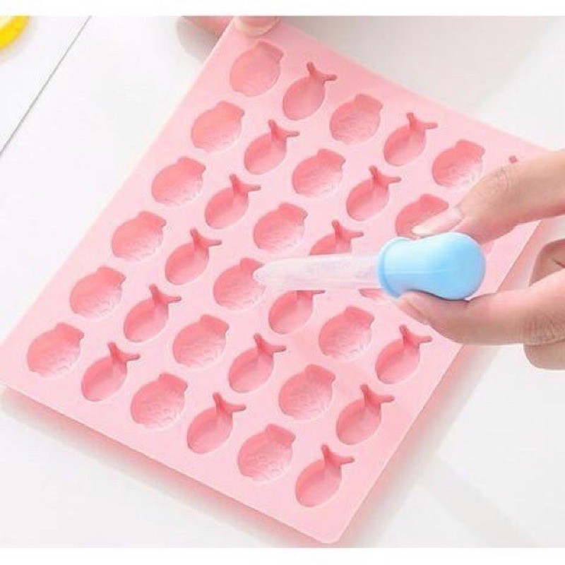 Khuôn làm kẹo chipchip cho bé