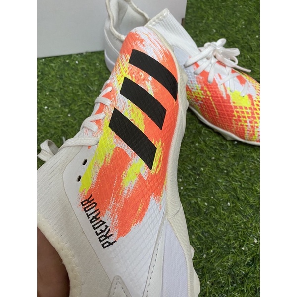 giày bóng đá adidas predator