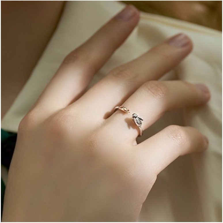 Nhẫn thỏ ăn cà rốt