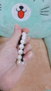 Cột tóc đính ngọc trai nhân tạo
