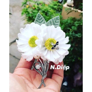 Hoa cài áo hoa Cúc Hoạ Mi đôi