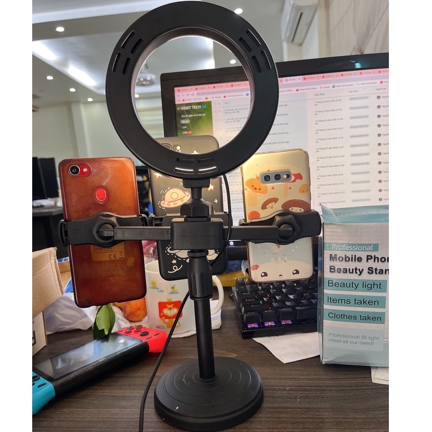 Đèn Livestream 3 in 1 Tích Hợp Giá Đỡ 3 Điện Thoại Có 3 Chế Độ Sáng, Kẹp Điện Thoại Để Bàn Quay Video -dc4761