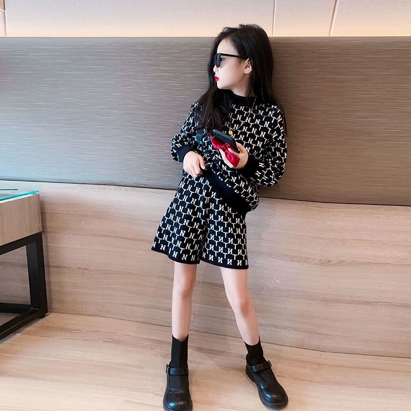 Set Áo Thun Tay Dài &amp; Quần Short Cho Bé Gái