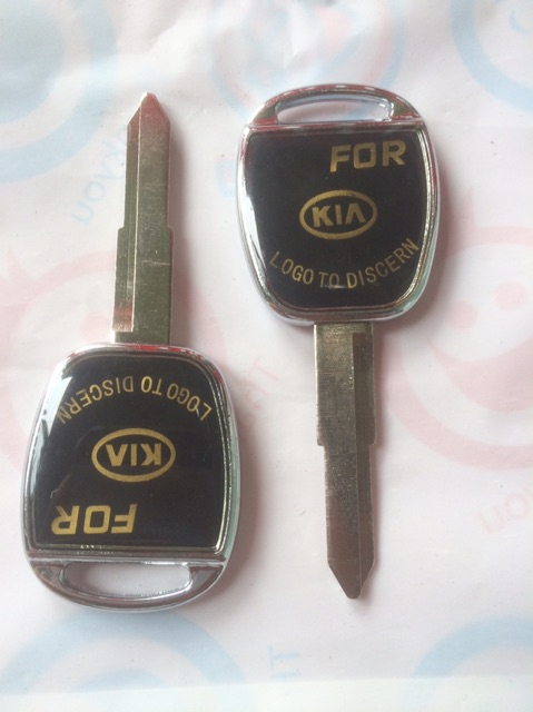 Phôi chìa khoá ô.tô KIA INOX ( rảnh trái )