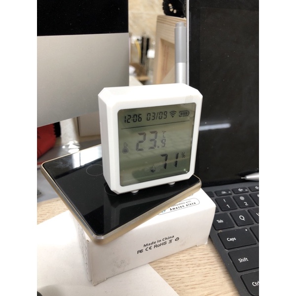 Màn Hình Nhiệt Kế Cảm Biến Nhiệt Độ Độ Ẩm Cho Phòng Máy Chủ Wifi Tuya TTH3v2