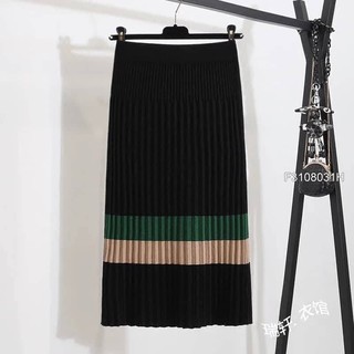Chân váy len dập ly