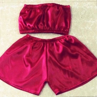 Bộ quần áo quây spa.