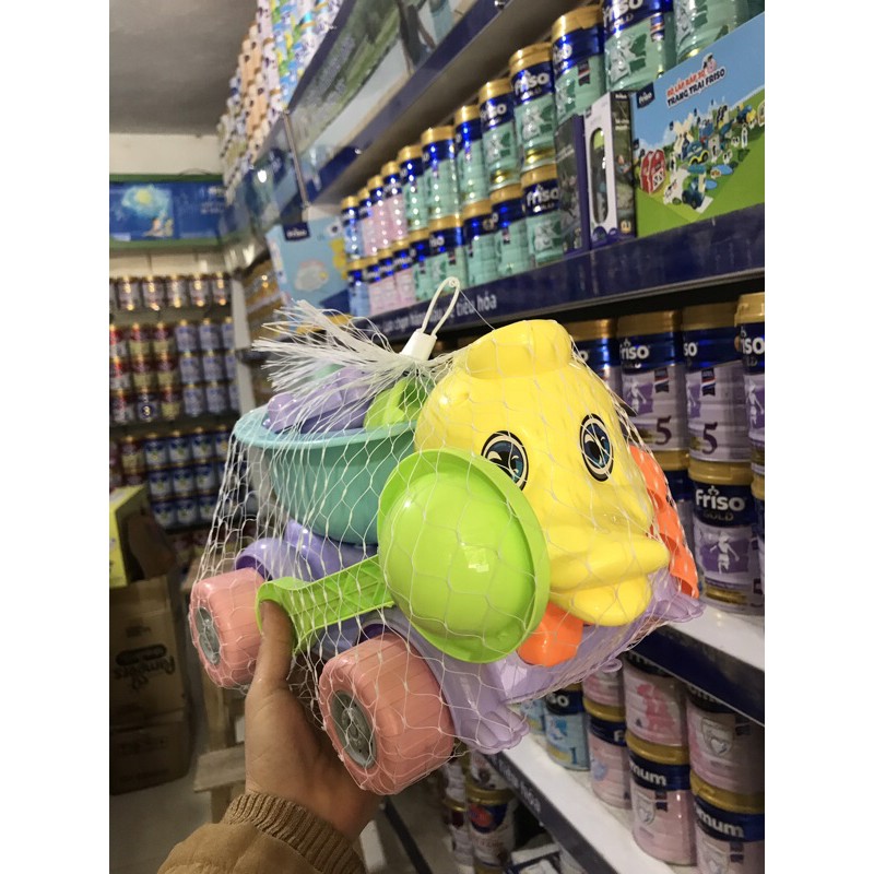 Xe ô tô kèm đồ chơi cho bé