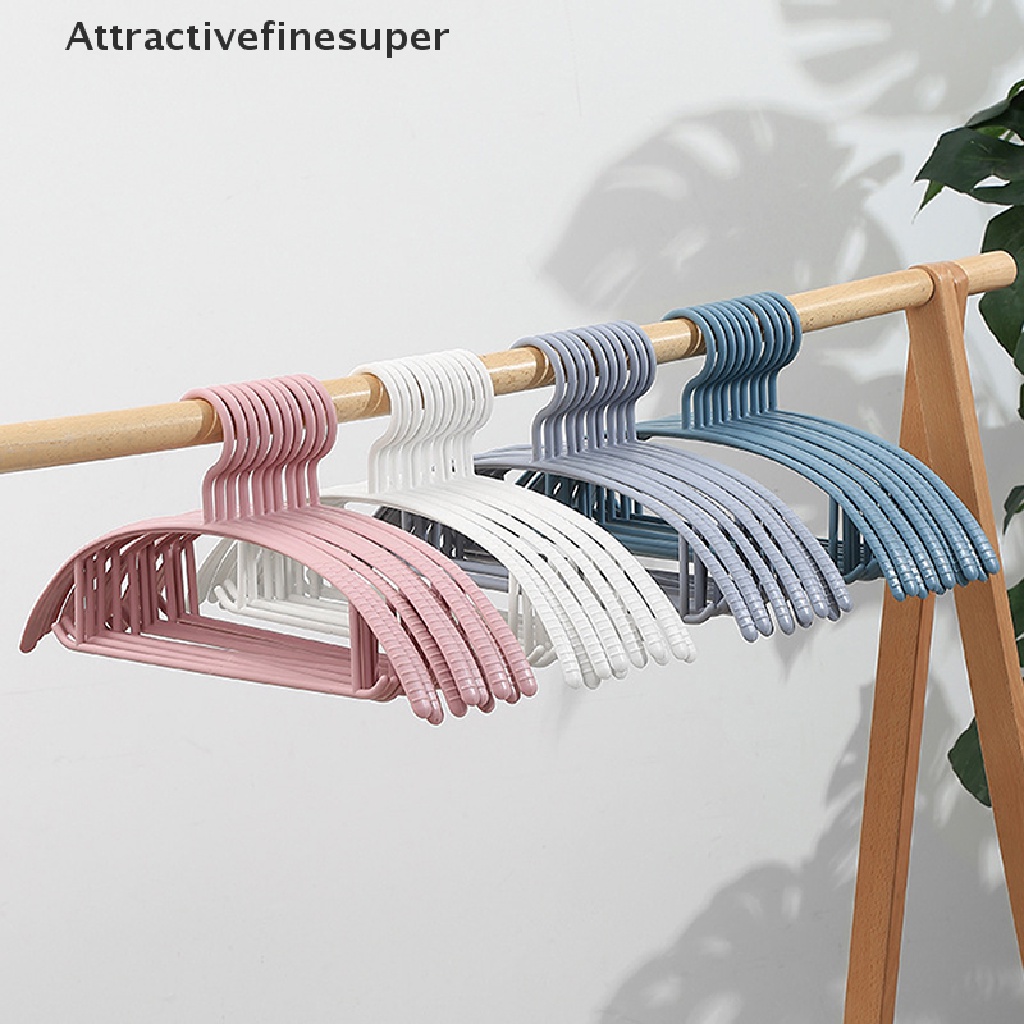 Set 10 Móc Treo Đồ Hình Bán Nguyệt Chống Trượt Tiện Dụng