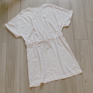 Đầm linen đắp chéo