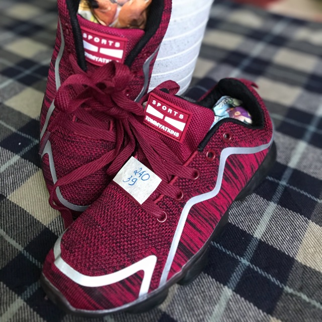 Giày thể thao - si tuyển