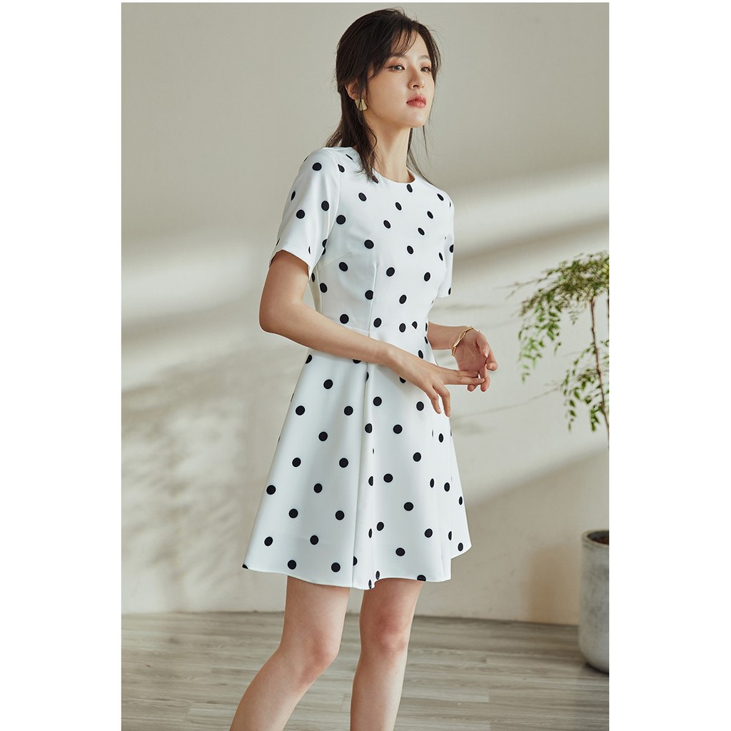 Đầm dự tiệc dáng xòe xinh cổ tròn chấm bi đen trắng